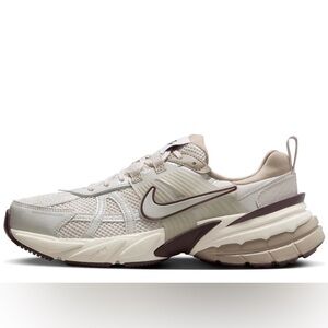 Nike V2K Run Light Orewood Brown, Women’s 7